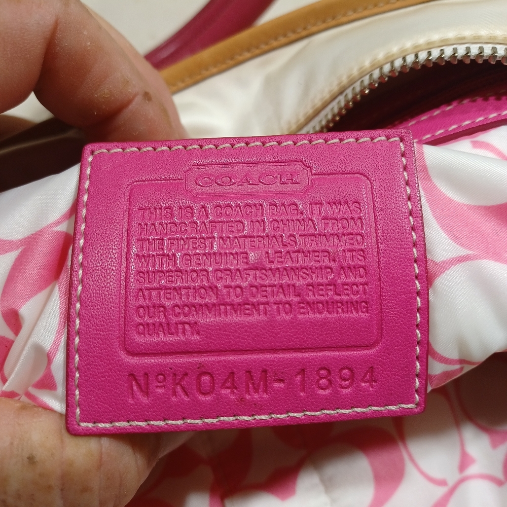 Coach Hamptons Small Tote - Picture 9 of 9